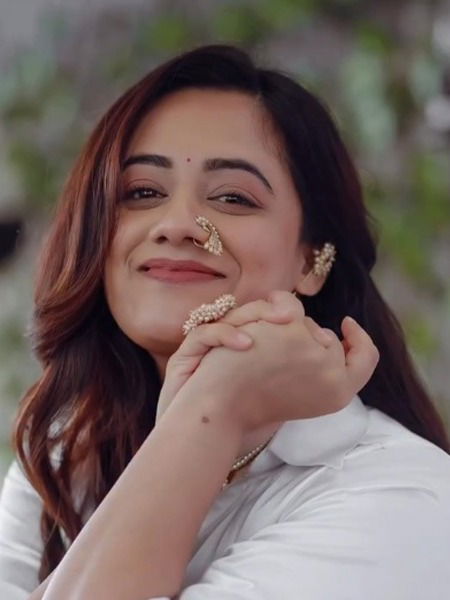 सोन्याहूनही निखळ सौंदर्य तुझे...! - Marathi News | सोन्याहूनही निखळ सौंदर्य तुझे...! | Latest Photos at Lokmat.com