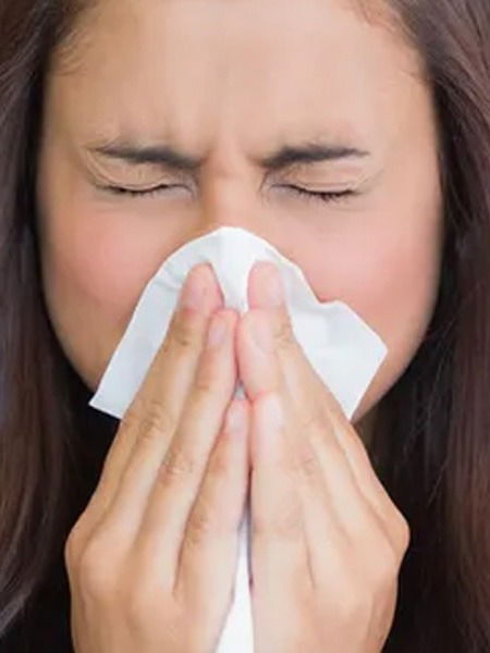 सर्दीने वाहतंय नाक? रामबाण घरगुती उपाय - Marathi News | सर्दीने वाहतंय नाक? रामबाण घरगुती उपाय | Latest Photos at Lokmat.com