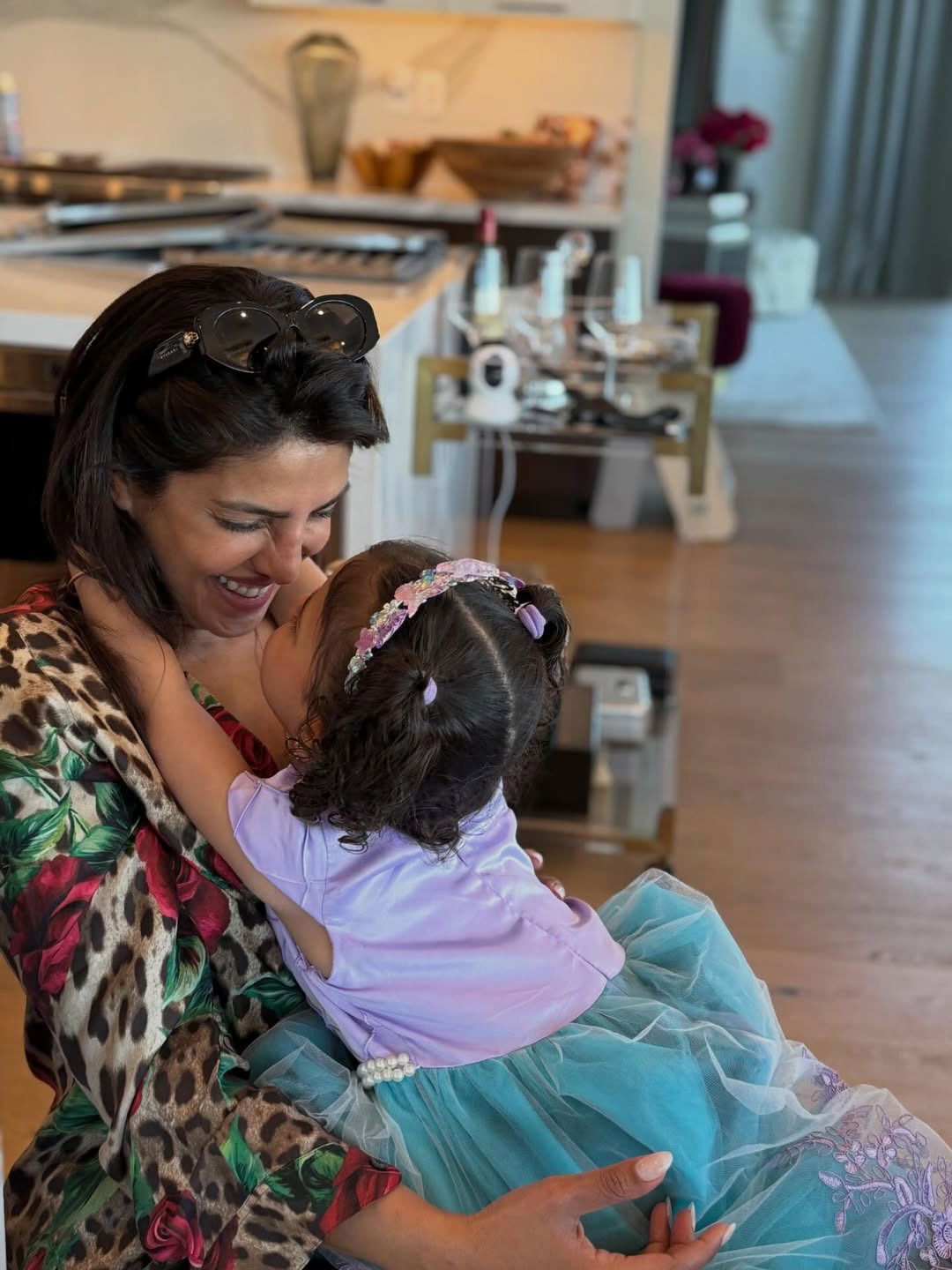 लाडकी लेक अन् नवरा निकसोबत प्रियंकाचा एन्जॉय - Marathi News | लाडकी लेक अन् नवरा निकसोबत प्रियंकाचा एन्जॉय | Latest Photos at Lokmat.com