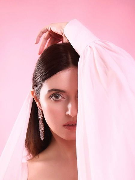 फ्लॉप सिनेमे देऊनही आहे कोट्यवधींची मालकीण! - Marathi News | फ्लॉप सिनेमे देऊनही आहे कोट्यवधींची मालकीण! | Latest Photos at Lokmat.com