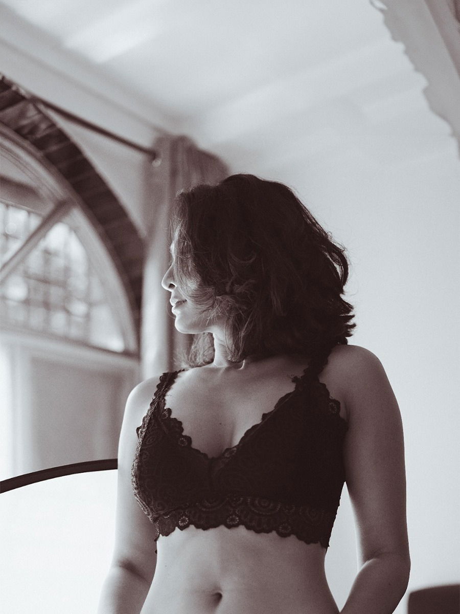 मराठमोळ्या अभिनेत्रीचं ब्रालेटमधलं बोल्ड फोटोशूट - Marathi News | मराठमोळ्या अभिनेत्रीचं ब्रालेटमधलं बोल्ड फोटोशूट | Latest Photos at Lokmat.com