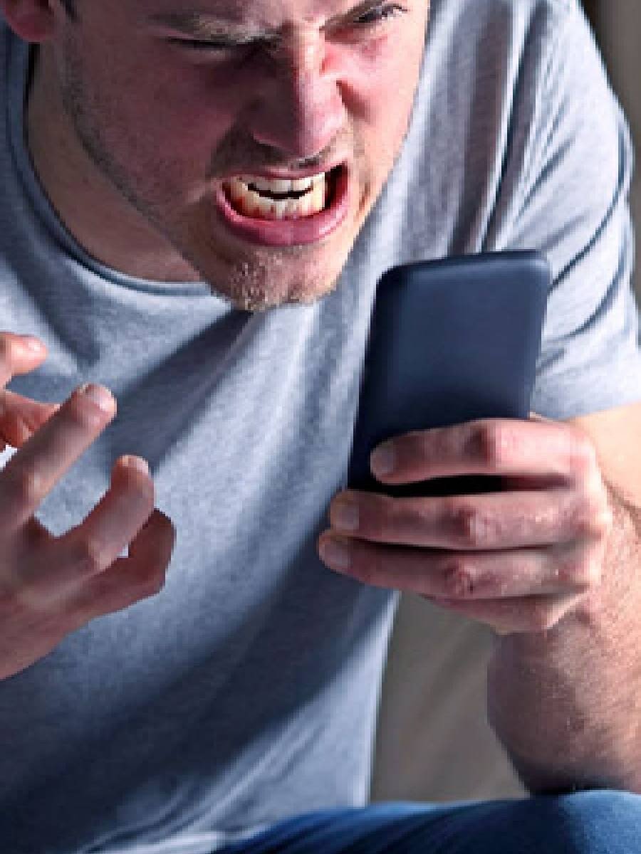 तुमचा स्मार्टफोन स्लो आहे का? वाढवण्यासाठी हे करा - Marathi News | तुमचा स्मार्टफोन स्लो आहे का? वाढवण्यासाठी हे करा | Latest Photos at Lokmat.com