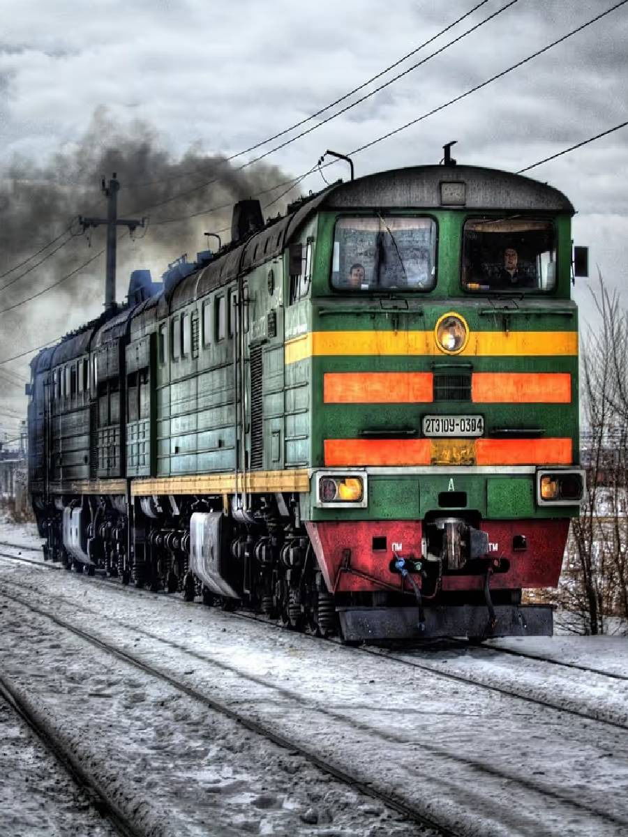 कोणत्या ट्रेनला भारतीय रेल्वेची 'किंग' म्हटले जाते? - Marathi News | कोणत्या ट्रेनला भारतीय रेल्वेची 'किंग' म्हटले जाते? | Latest Photos at Lokmat.com