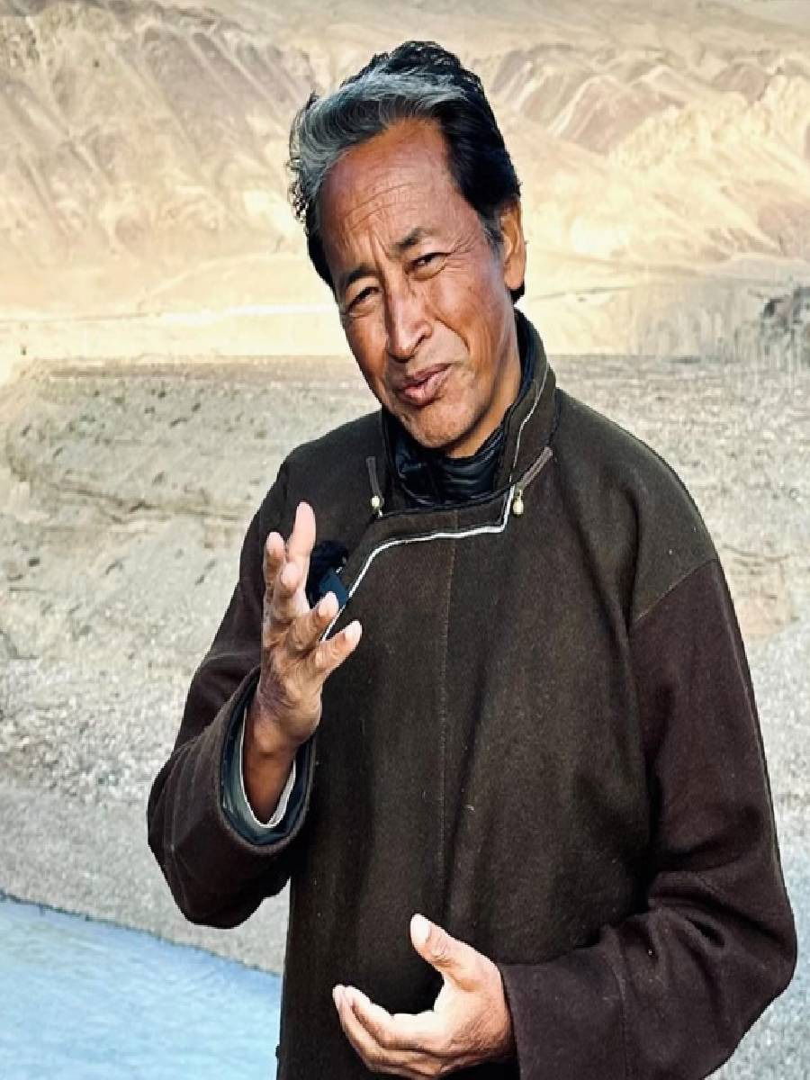 सोनम वांगचुक यांची संपत्ती किती? - Marathi News | सोनम वांगचुक यांची संपत्ती किती? | Latest Photos at Lokmat.com