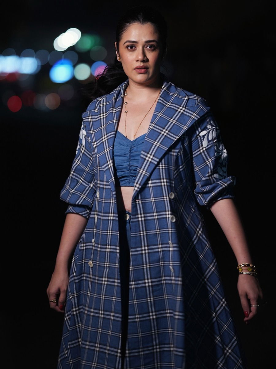 'नॅशनल क्रश' गिरीजाचा स्टनिंग लूक 'नॅशनल क्रश' गिरीजाचा स्टनिंग लूक