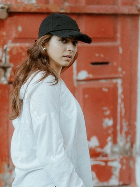 अनघाचं हटके फोटोशूट! - Marathi News | अनघाचं हटके फोटोशूट! | Latest Photos at Lokmat.com