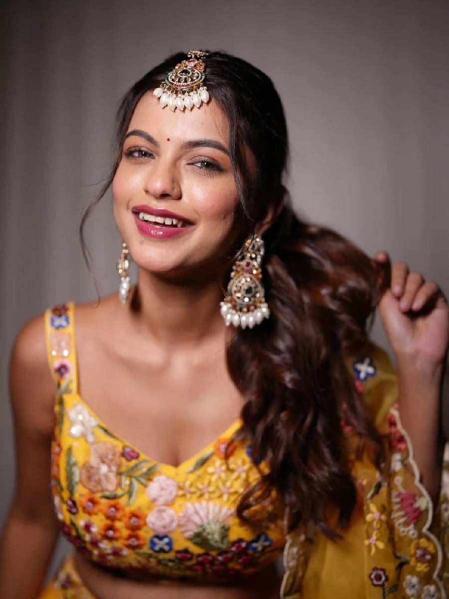 अनुश्री मानेचे फोटो पाहून प्रेमातच पडाल! - Marathi News | अनुश्री मानेचे फोटो पाहून प्रेमातच पडाल! | Latest Photos at Lokmat.com