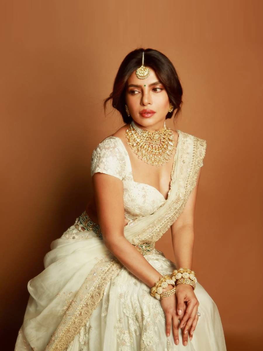 प्रियांकाच्या देसी लूकवर चाहते फिदा! प्रियांकाच्या देसी लूकवर चाहते फिदा!