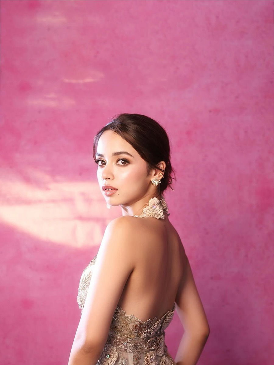 'लापता लेडीज'च्या 'फुल'चा स्टनिंग लूक - Marathi News | 'लापता लेडीज'च्या 'फुल'चा स्टनिंग लूक | Latest Photos at Lokmat.com