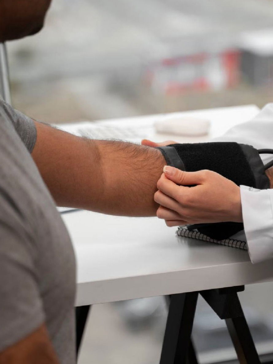 सामान्य रक्तदाब किती असावा? - Marathi News | सामान्य रक्तदाब किती असावा? | Latest Photos at Lokmat.com