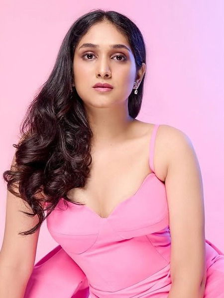 रुप तेरा मस्ताना! - Marathi News | रुप तेरा मस्ताना! | Latest Photos at Lokmat.com