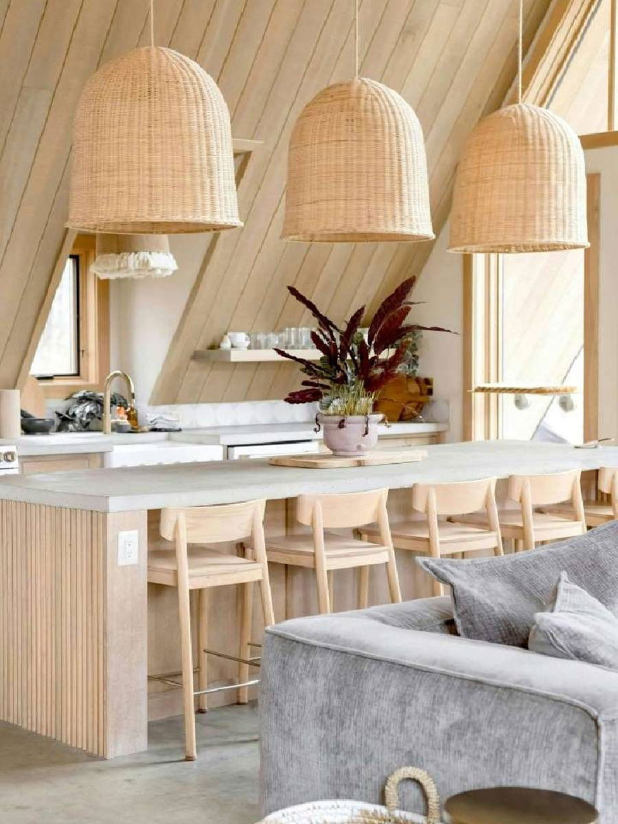 चुकूनही स्वयंपाकघरात या गोष्टी ठेवू नका, मोठा तोटा होऊ शकतो - Marathi News | चुकूनही स्वयंपाकघरात या गोष्टी ठेवू नका, मोठा तोटा होऊ शकतो | Latest Photos at Lokmat.com