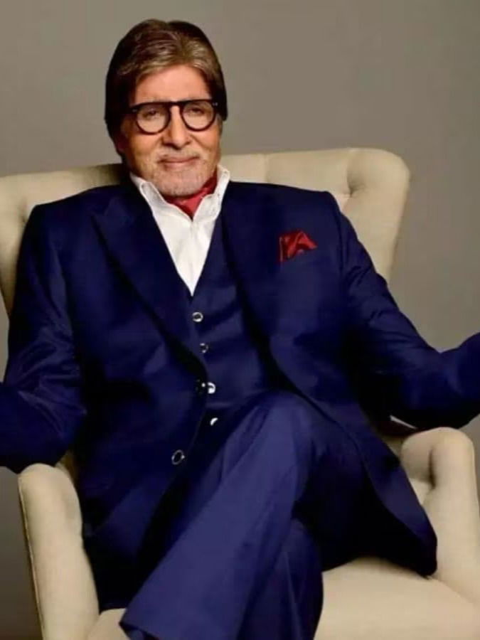 दिवसाला २०० सिगरेट ओढायचे अमिताभ बच्चन - Marathi News | दिवसाला २०० सिगरेट ओढायचे अमिताभ बच्चन | Latest Photos at Lokmat.com