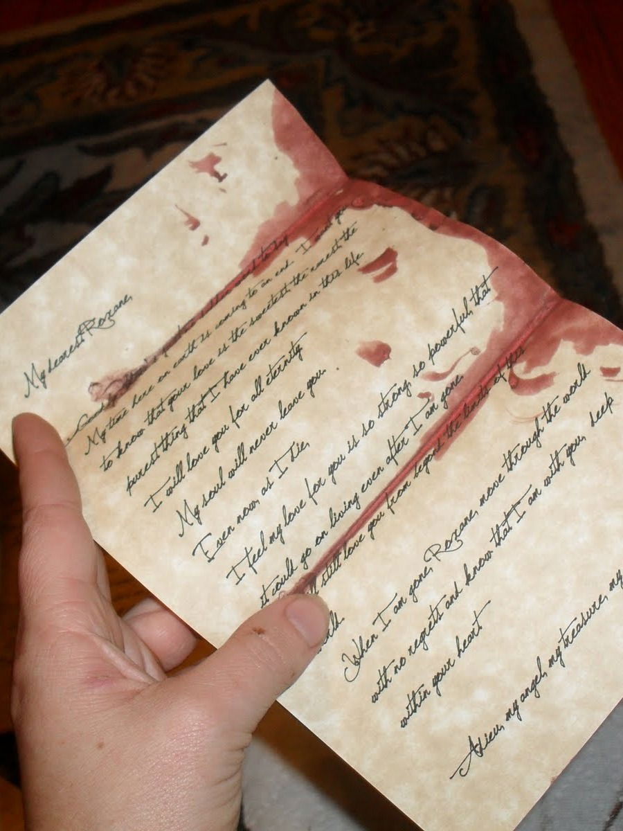 प्रेमात सगळं काही माफ नसतं, रक्ताने पत्र लिहाल तर जाल तुरुंगात! - Marathi News | प्रेमात सगळं काही माफ नसतं, रक्ताने पत्र लिहाल तर जाल तुरुंगात! | Latest Photos at Lokmat.com