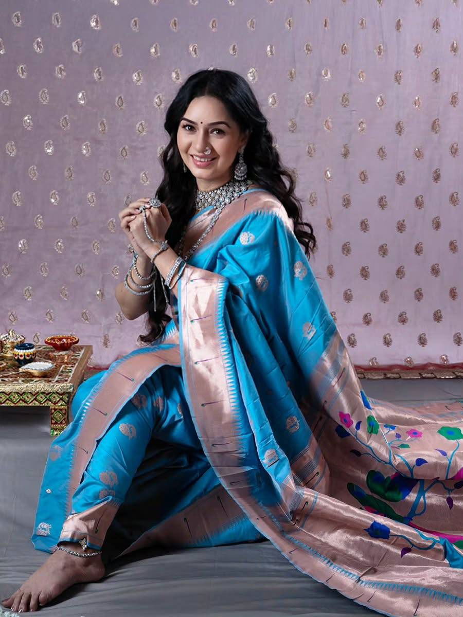 नऊवारी पैठणीत खुललं सुखदाचं सौंदर्य - Marathi News | नऊवारी पैठणीत खुललं सुखदाचं सौंदर्य | Latest Photos at Lokmat.com