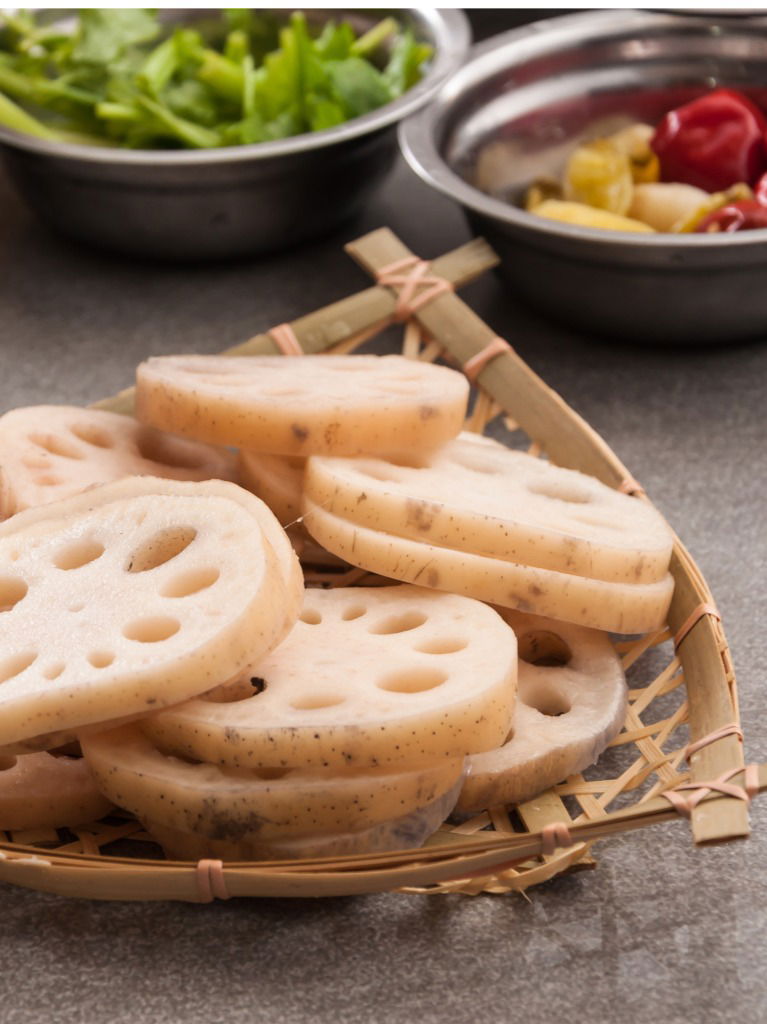 ब्लड प्रेशर, मूड सुधारणे... कमळाच्या मुळाचे अनेक जादुई फायदे - Marathi News | ब्लड प्रेशर, मूड सुधारणे... कमळाच्या मुळाचे अनेक जादुई फायदे | Latest Photos at Lokmat.com