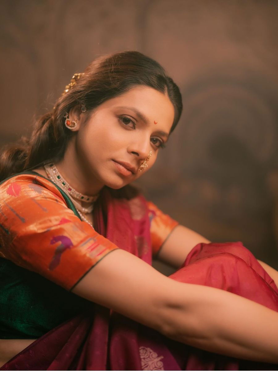 मराठमोळी, थोडीशी साधीभोळी...! मराठमोळी, थोडीशी साधीभोळी...!