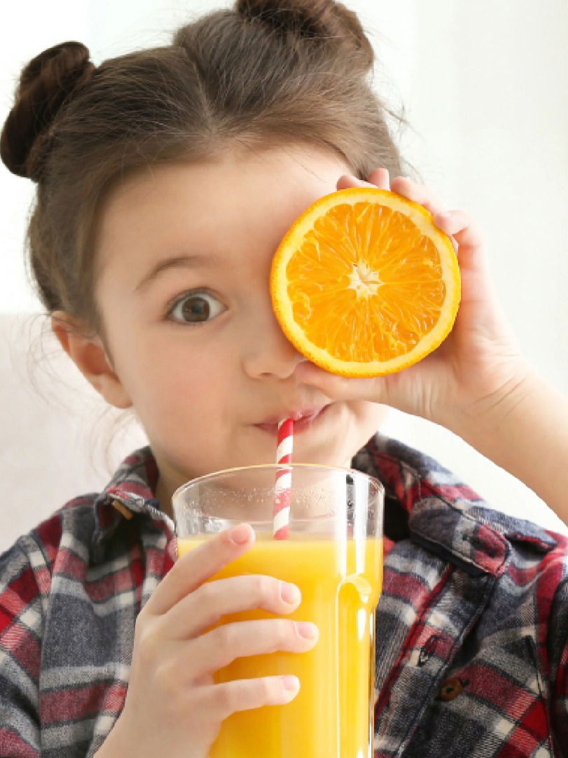 हिवाळ्यात संत्री खाल्ल्यामुळे सर्दी-खोकला होतो? - Marathi News | हिवाळ्यात संत्री खाल्ल्यामुळे सर्दी-खोकला होतो? | Latest Photos at Lokmat.com