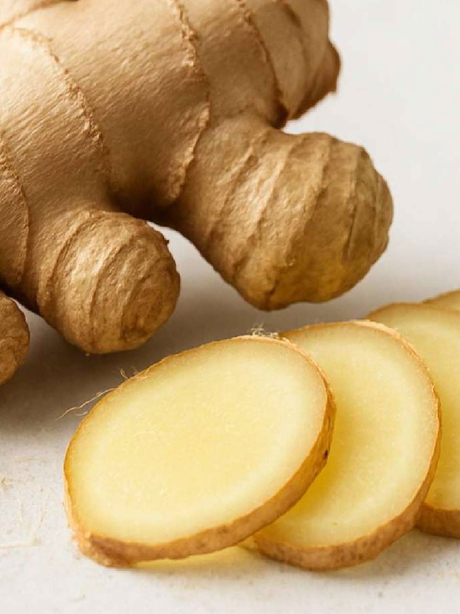 जास्त आले खाल्ल्याने या समस्या दिसू शकतात - Marathi News | जास्त आले खाल्ल्याने या समस्या दिसू शकतात | Latest Photos at Lokmat.com