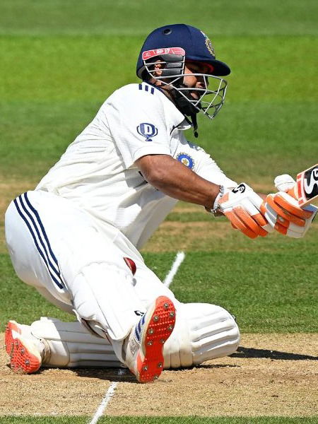 पंतनं केली हिटमॅन रोहितची बरोबरी! टेस्टमध्ये सर्वाधिक सिक्सर कुणी मारले? - Marathi News | पंतनं केली हिटमॅन रोहितची बरोबरी! टेस्टमध्ये सर्वाधिक सिक्सर कुणी मारले? | Latest Photos at Lokmat.com