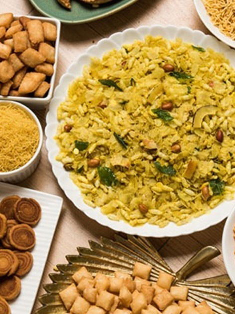 दिवाळीचा खास फराळ, ७ पारंपरिक पदार्थ - Marathi News | दिवाळीचा खास फराळ, ७ पारंपरिक पदार्थ | Latest Photos at Lokmat.com