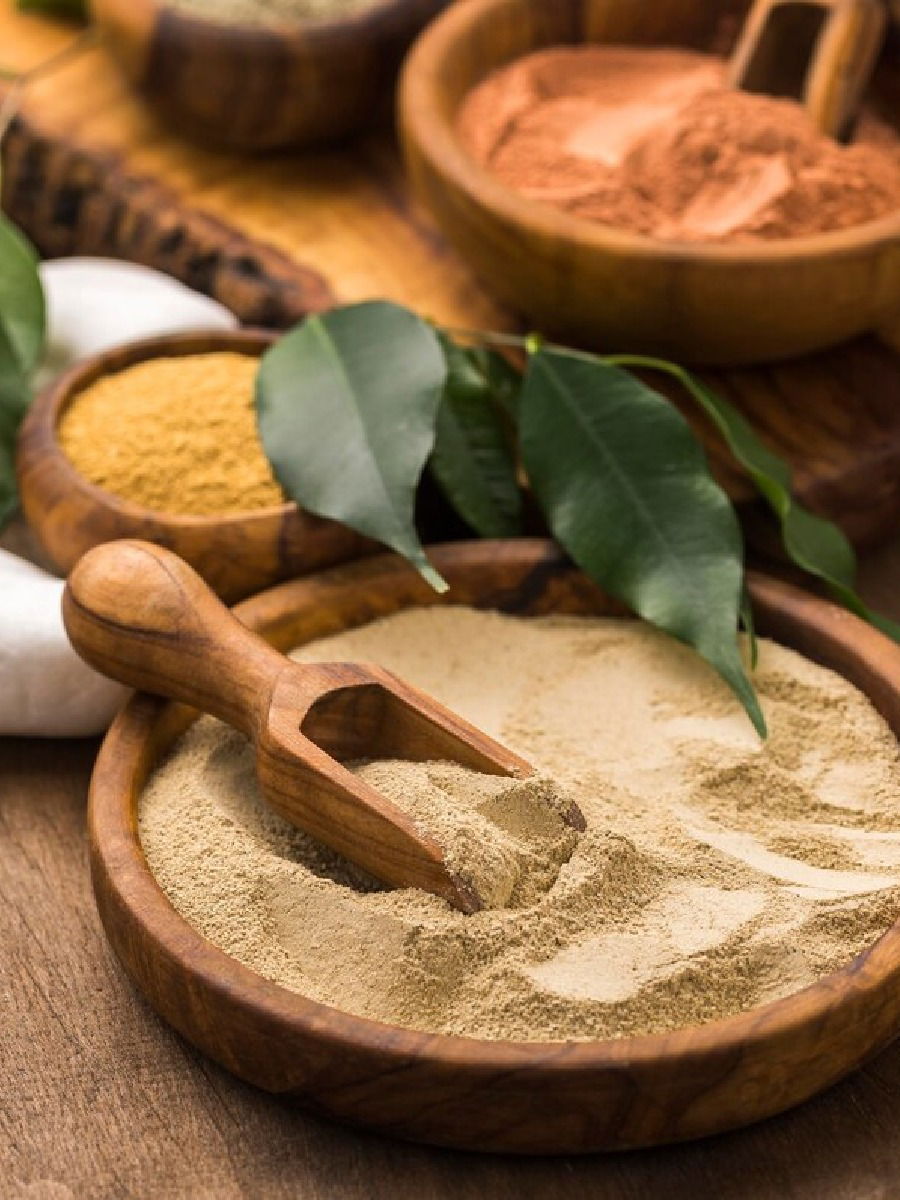 मुलतानी मातीपुढे महागडे फेसपॅकही पडतील फिके, जाणून घ्या फायदे - Marathi News | मुलतानी मातीपुढे महागडे फेसपॅकही पडतील फिके, जाणून घ्या फायदे | Latest Photos at Lokmat.com