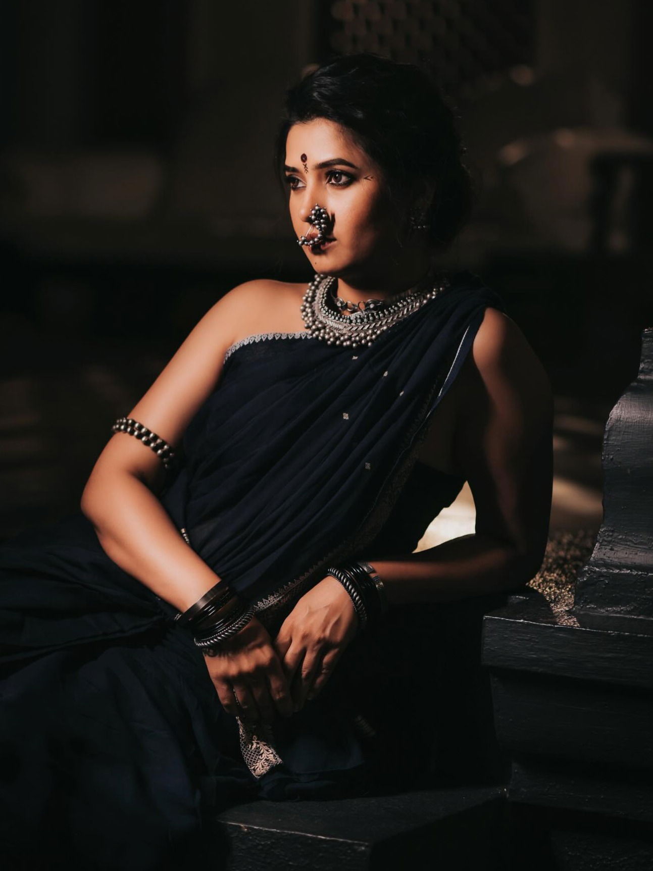 काळी साडी अन् काजळ लावलेली सुंदर प्राजक्ता