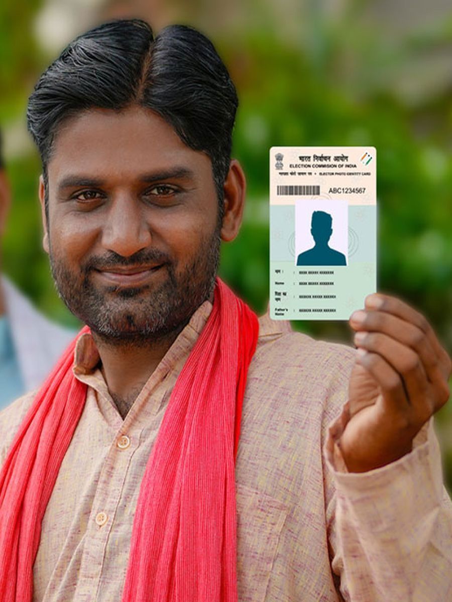 आता अवघ्या २५ रूपयांत बनवा नवीन Voter ID - Marathi News | आता अवघ्या २५ रूपयांत बनवा नवीन Voter ID | Latest Photos at Lokmat.com