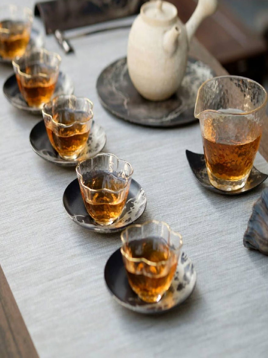 हा आहे जगातील सर्वात महागडा चहा, किंमत लाखो रुपये - Marathi News | हा आहे जगातील सर्वात महागडा चहा, किंमत लाखो रुपये | Latest Photos at Lokmat.com