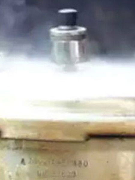 कुकरच्या शिट्टीमध्ये अडकलेली घाण कशी स्वच्छ करावी? - Marathi News | कुकरच्या शिट्टीमध्ये अडकलेली घाण कशी स्वच्छ करावी? | Latest Photos at Lokmat.com