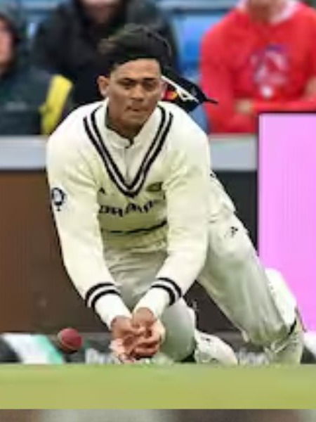 ..अन् ४ 'कॅच ड्रॉप'सह यशस्वीच्या नावे झाला लाजिरवाणा रेकॉर्ड - Marathi News | ..अन् ४ 'कॅच ड्रॉप'सह यशस्वीच्या नावे झाला लाजिरवाणा रेकॉर्ड | Latest Photos at Lokmat.com