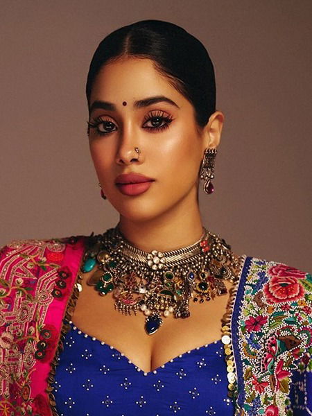 आँखों की गुस्ताखियाँ माफ हो...! आँखों की गुस्ताखियाँ माफ हो...!