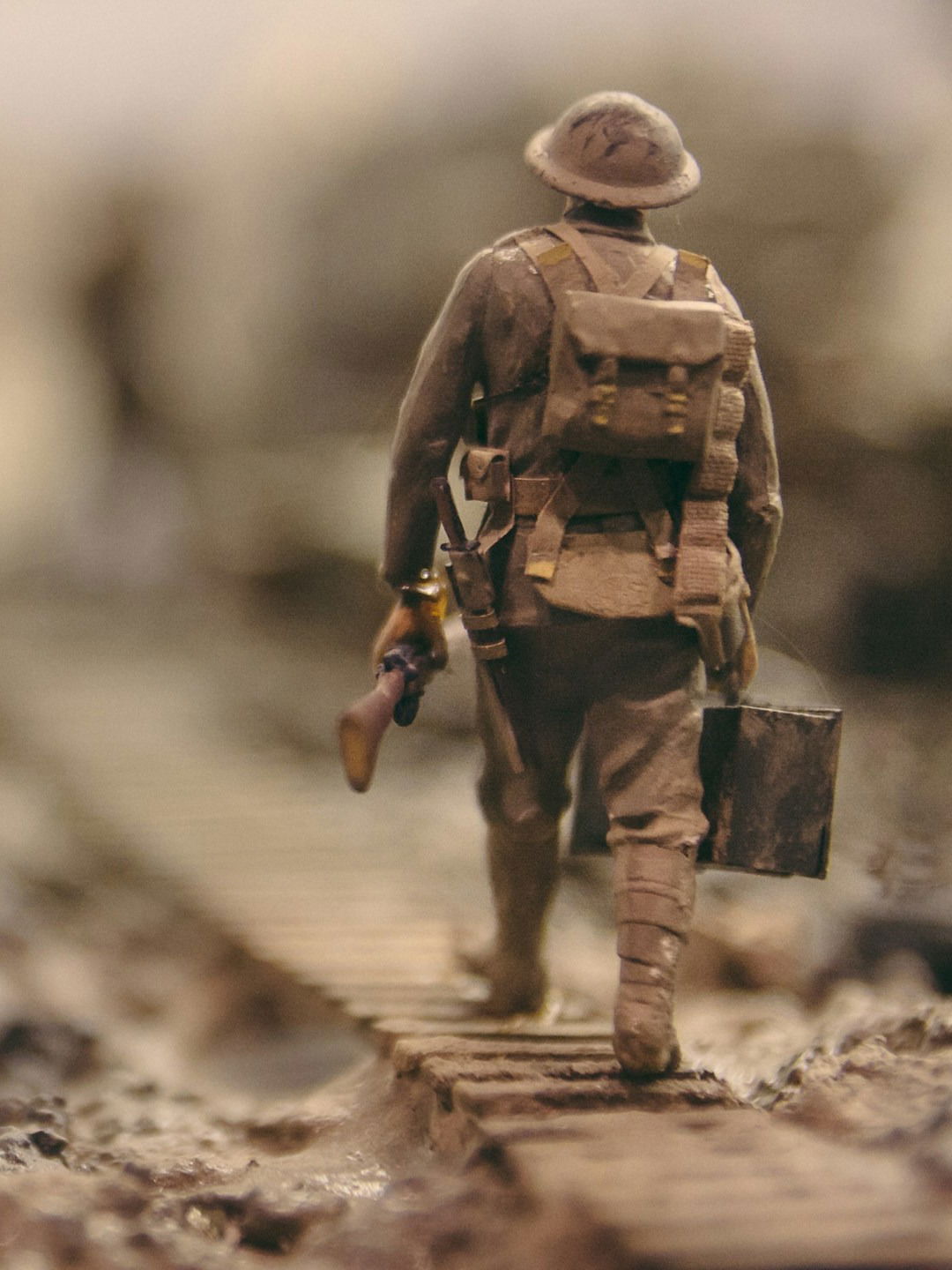 युद्धाचा तुमच्या खिशावर परिणाम होणार? - Marathi News | युद्धाचा तुमच्या खिशावर परिणाम होणार? | Latest Photos at Lokmat.com