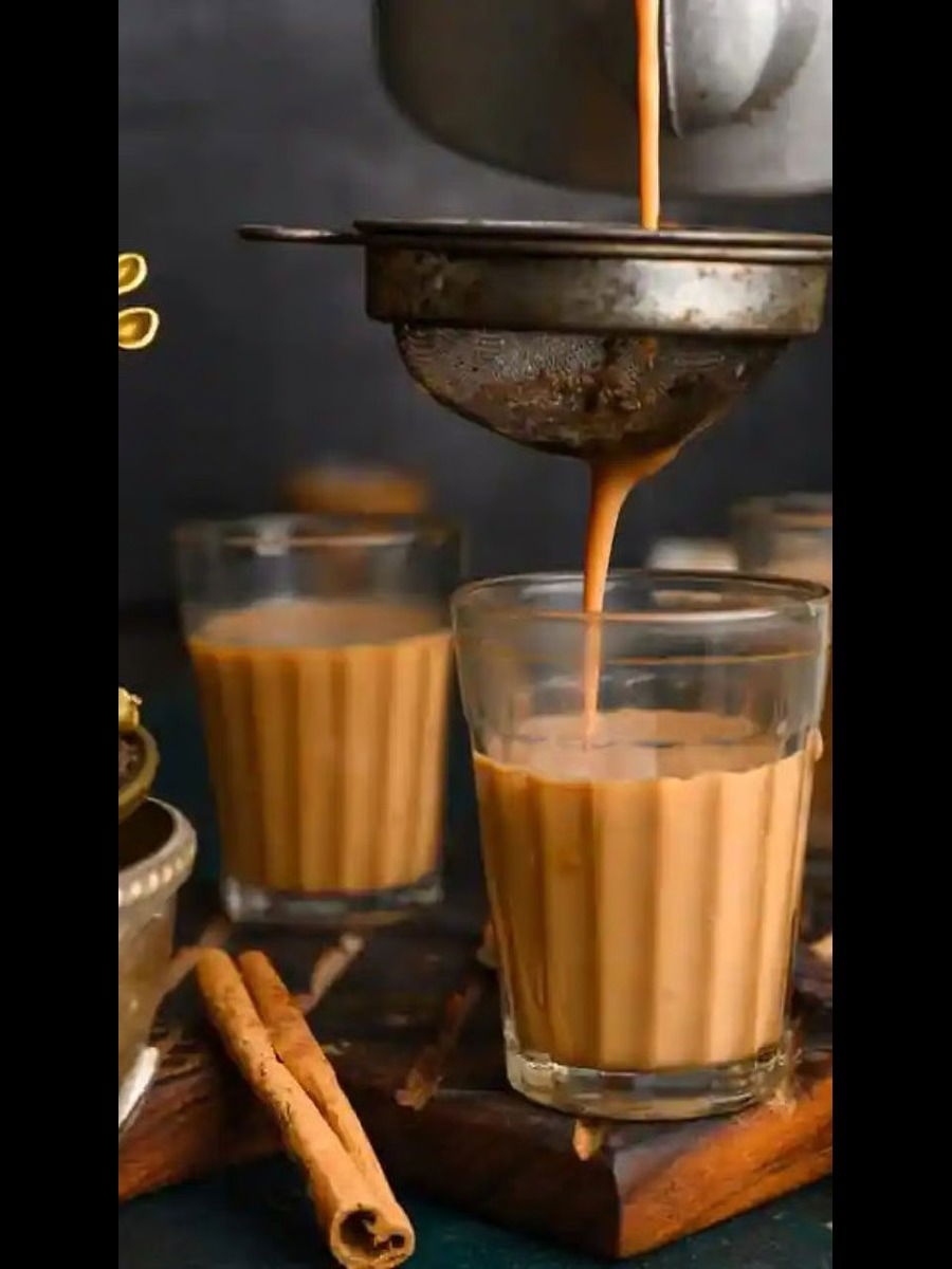 चहासोबत चुकूनही खाऊ नये 'या' गोष्टी - Marathi News | चहासोबत चुकूनही खाऊ नये 'या' गोष्टी | Latest Photos at Lokmat.com