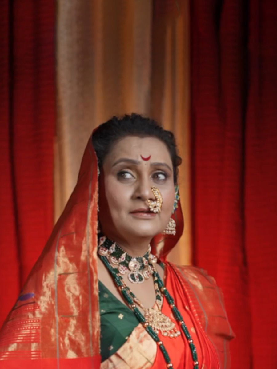 कपाळी चंद्रकोर, नाकात नथ, अभिनेत्रीचा मराठमोळा थाट - Marathi News | कपाळी चंद्रकोर, नाकात नथ, अभिनेत्रीचा मराठमोळा थाट | Latest Photos at Lokmat.com