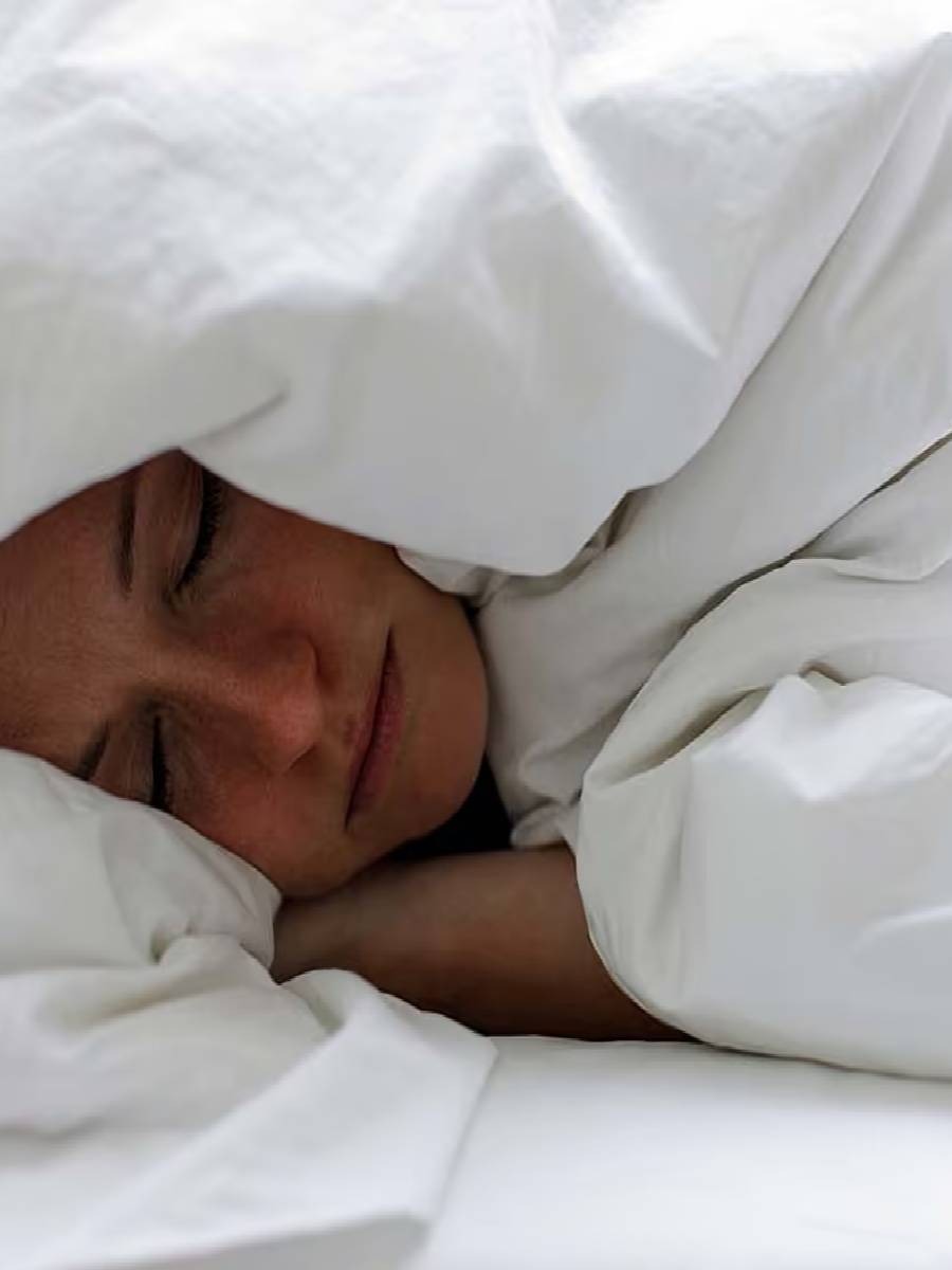 रात्रीच्या वाईट स्वप्नांपासून वाचण्यासाठी हे करा - Marathi News | रात्रीच्या वाईट स्वप्नांपासून वाचण्यासाठी हे करा | Latest Photos at Lokmat.com