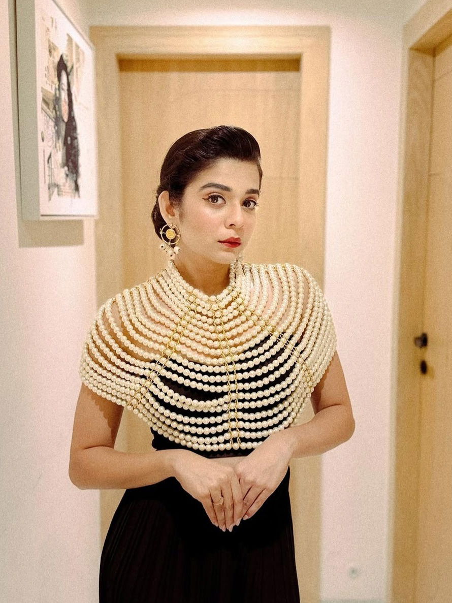 मराठमोळ्या मिथिलाच्या सुपर बोल्ड अदा! मराठमोळ्या मिथिलाच्या सुपर बोल्ड अदा!