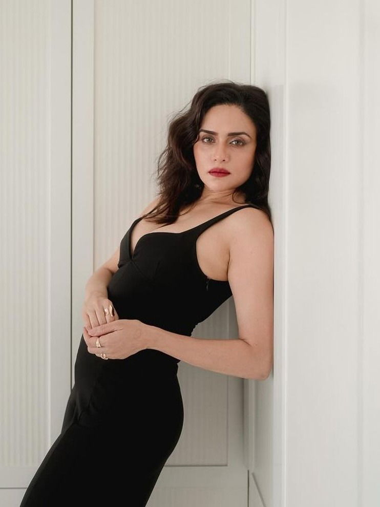 'चंद्रा'च्या बोल्ड अन् ग्लॅमरस अदा! - Marathi News | 'चंद्रा'च्या बोल्ड अन् ग्लॅमरस अदा! | Latest Photos at Lokmat.com