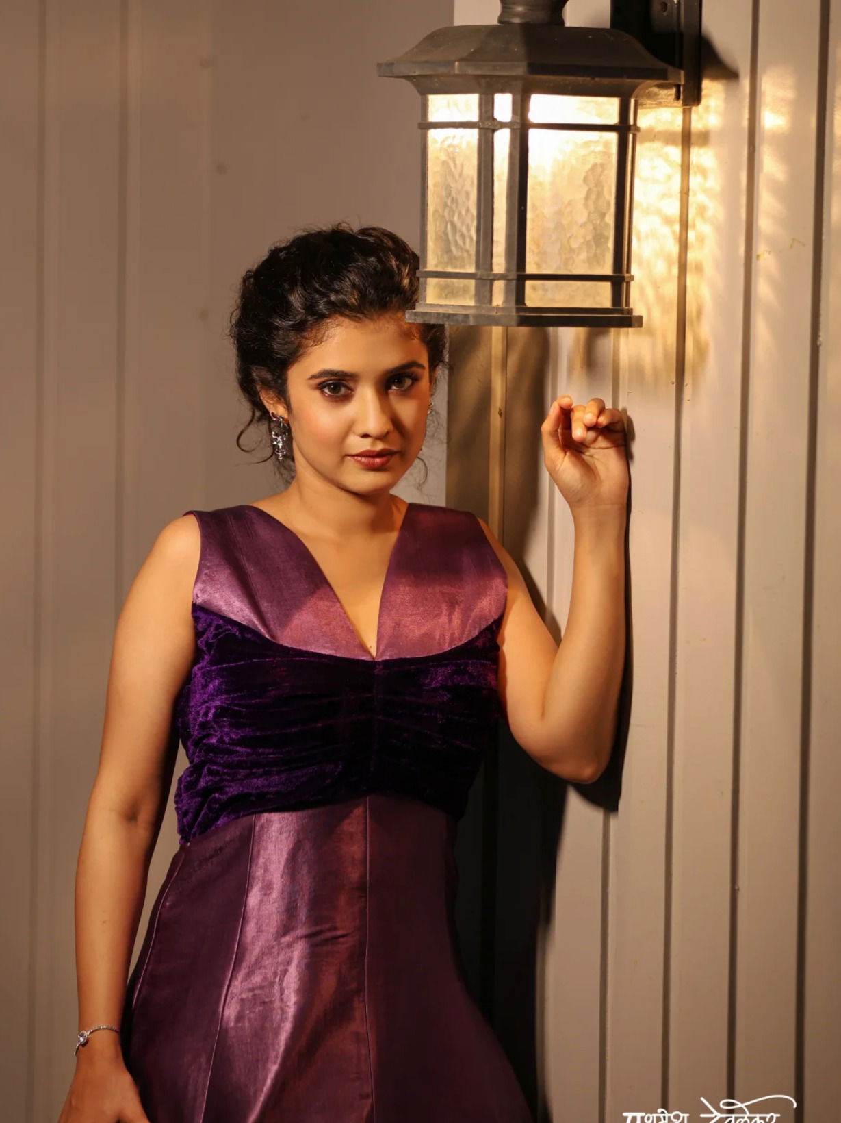 'देवमाणूस' फेम किरण गायकवाडच्या बायकोचा बोल्ड अंदाज - Marathi News | 'देवमाणूस' फेम किरण गायकवाडच्या बायकोचा बोल्ड अंदाज | Latest Photos at Lokmat.com