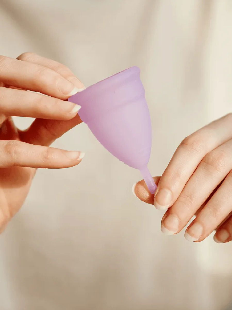 Menstrual Cup वापरतांना 'या' गोष्टींकडे करु नका दुर्लक्ष - Marathi News | Menstrual Cup वापरतांना 'या' गोष्टींकडे करु नका दुर्लक्ष | Latest Photos at Lokmat.com