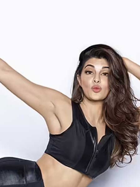 'या' ८ अभिनेत्री आहेत बॉलिवूडमधील फिटनेस क्वीन... - Marathi News | 'या' ८ अभिनेत्री आहेत बॉलिवूडमधील फिटनेस क्वीन... | Latest Photos at Lokmat.com