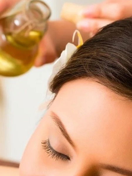 तिळाच्या तेलाने मालिश करायचे फायदे - Marathi News | तिळाच्या तेलाने मालिश करायचे फायदे | Latest Photos at Lokmat.com