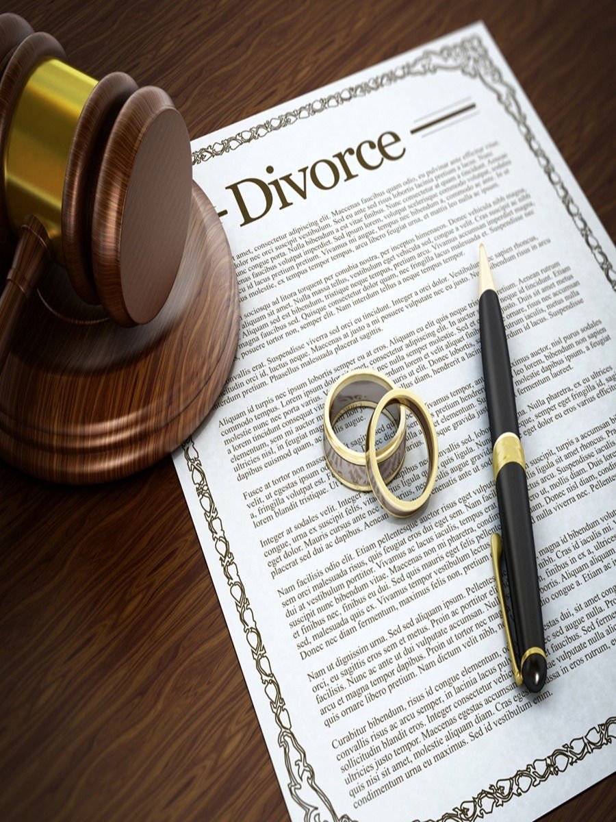 घटस्फोटात पैसे न देण्यासाठी लोक तयार करताहेत ट्रस्ट - Marathi News | घटस्फोटात पैसे न देण्यासाठी लोक तयार करताहेत ट्रस्ट | Latest Photos at Lokmat.com