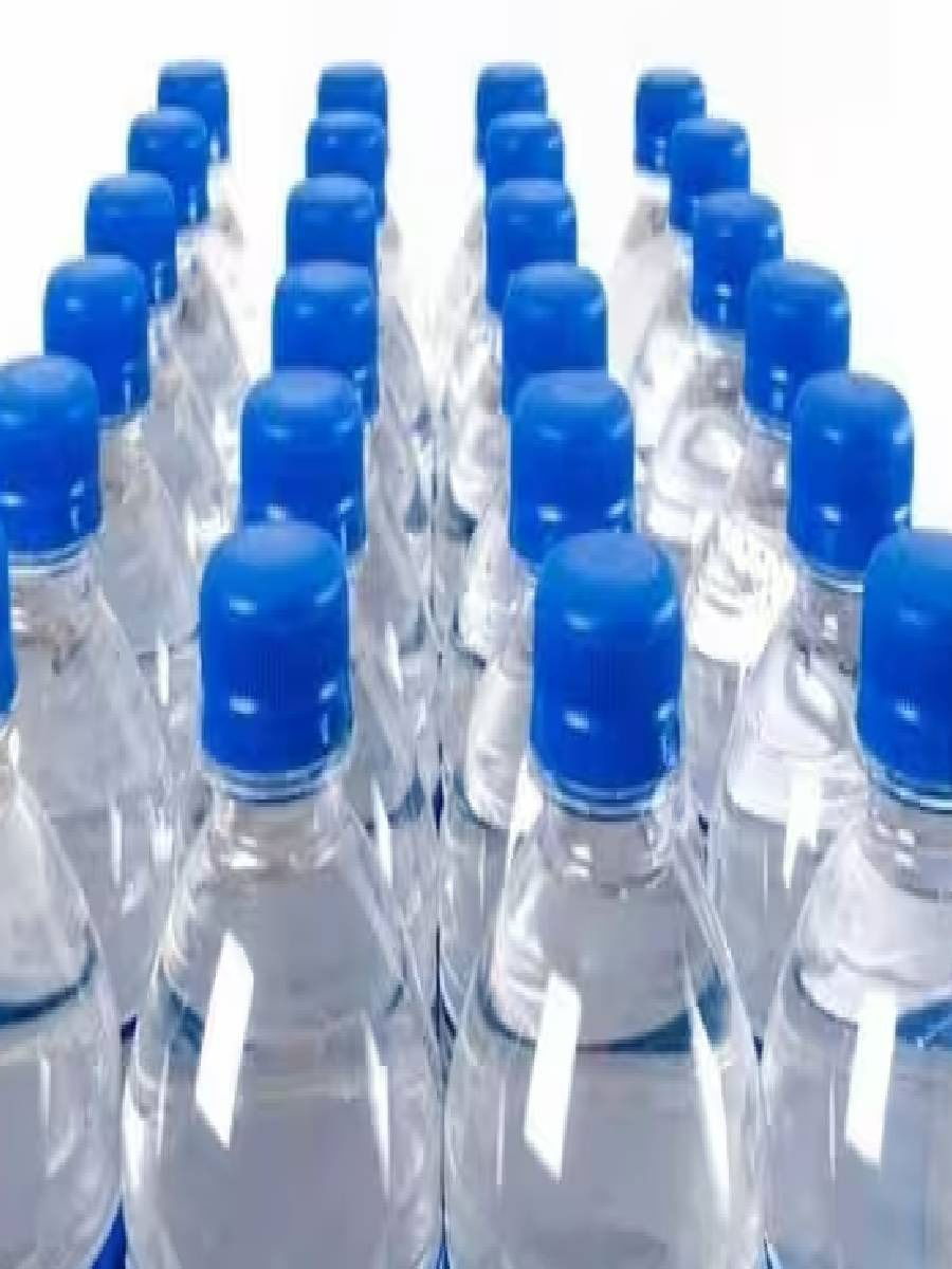 पॅकेज्ड वॉटरवर का असते 'एक्सपायरी डेट'? - Marathi News | पॅकेज्ड वॉटरवर का असते 'एक्सपायरी डेट'? | Latest Photos at Lokmat.com