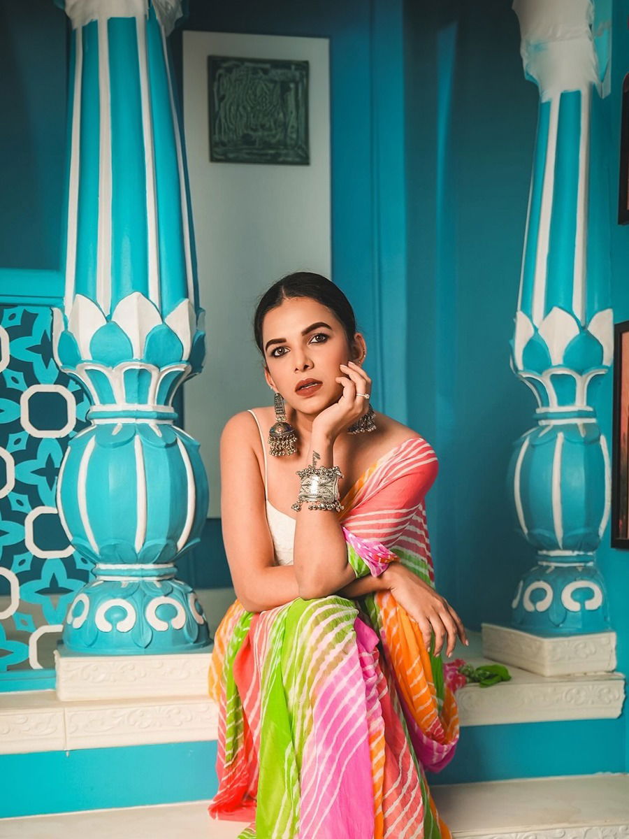 मिताली मयेकरच्या कलरफुल अदा!