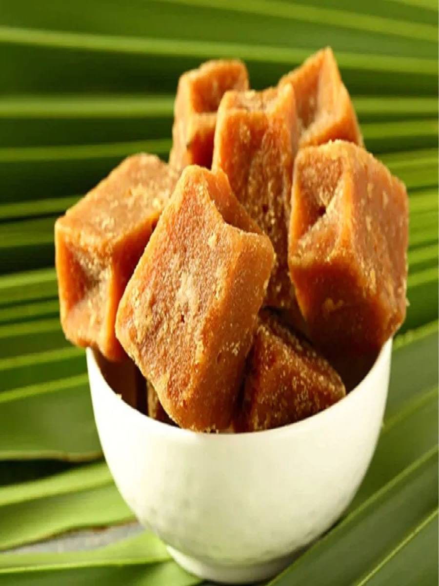 जेवणानंतर गूळ खाणे योग्य आहे का? जाणून घ्या - Marathi News | जेवणानंतर गूळ खाणे योग्य आहे का? जाणून घ्या | Latest Photos at Lokmat.com