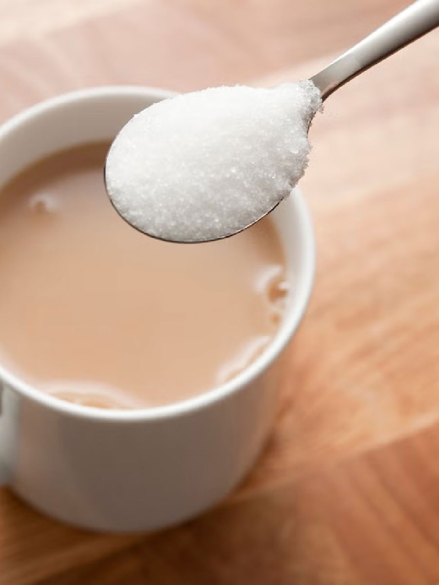 अचानक साखर खाणं बंद केलंय? निर्माण होतील या समस्या - Marathi News | अचानक साखर खाणं बंद केलंय? निर्माण होतील या समस्या | Latest Photos at Lokmat.com