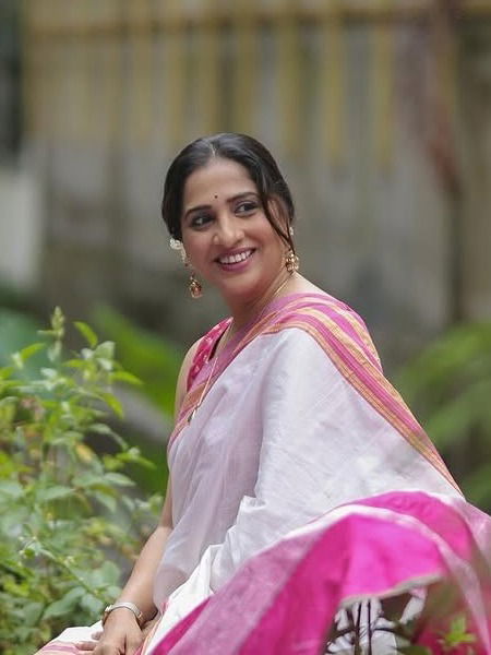 चांद तू नभातला...! - Marathi News | चांद तू नभातला...! | Latest Photos at Lokmat.com