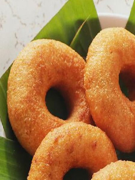 मेदूवडा करतांना त्यामध्ये होल का करतात? - Marathi News | मेदूवडा करतांना त्यामध्ये होल का करतात? | Latest Photos at Lokmat.com