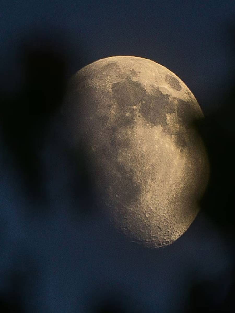 या देशात चंद्र आहे सर्वात जवळ, जाणून घ्या सविस्तर - Marathi News | या देशात चंद्र आहे सर्वात जवळ, जाणून घ्या सविस्तर | Latest Photos at Lokmat.com